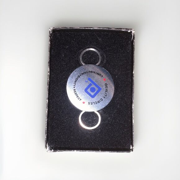 Vintage ZIPPO KEY HOLDER -- Quality Circles  --  Key Holder Keychain NOS - Picture 2 of 7